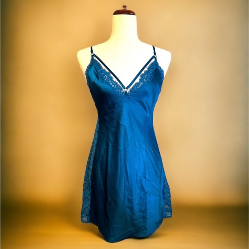 Victoria‎ Secret emerald green sz small lingerie dress with strappy back